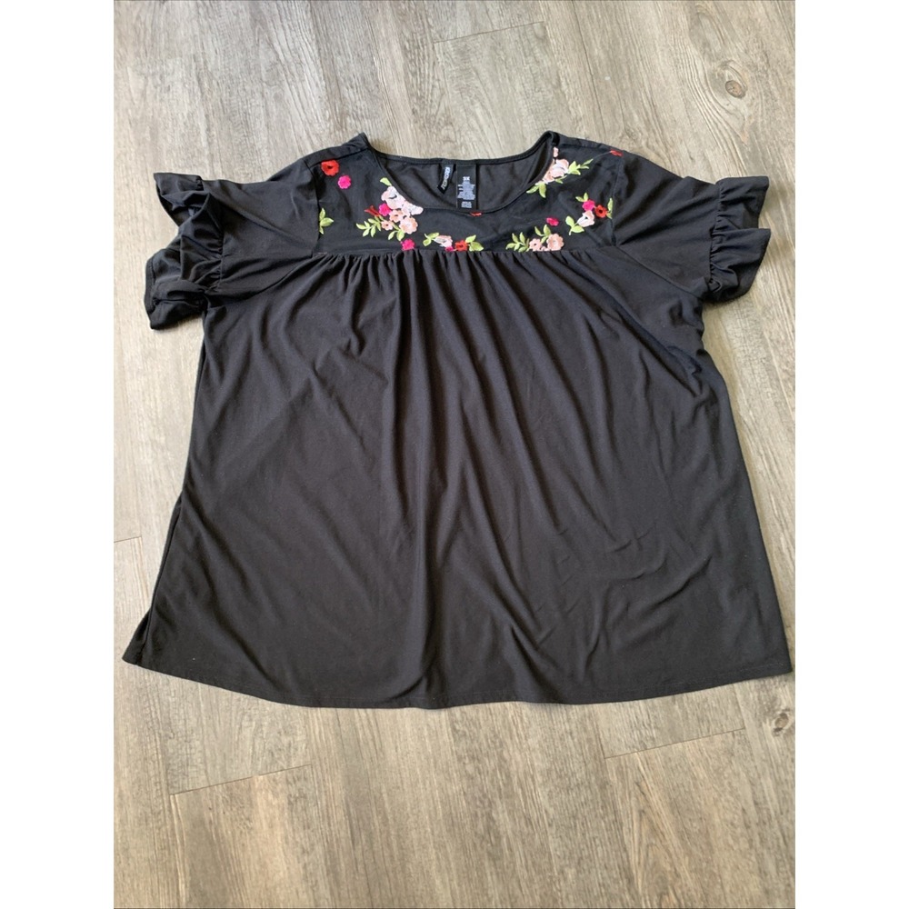 Kristen Nicole Embroidered Floral Front Panel Top Black 3X Short Sleeve Blouse